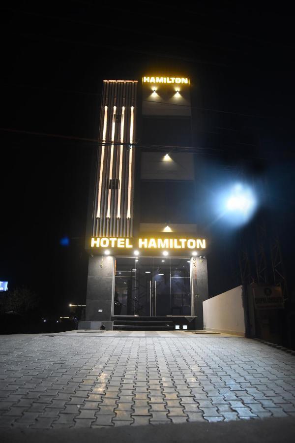 Hotel Hamilton Zirakpur Exteriör bild